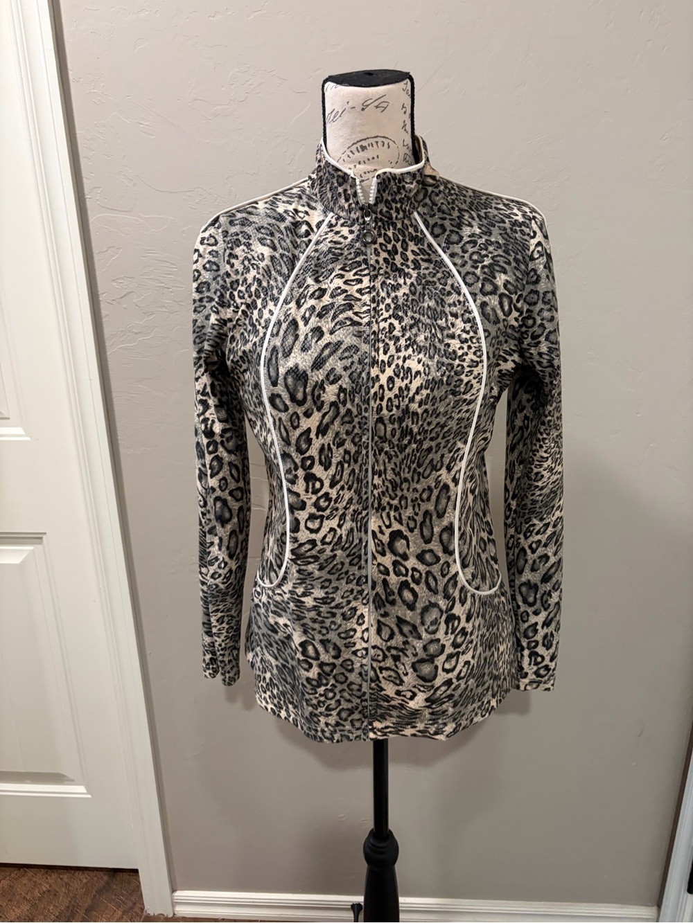 Neiman Marcus Leopard Print Zip-Up Jacket in Black, Gray, Cream